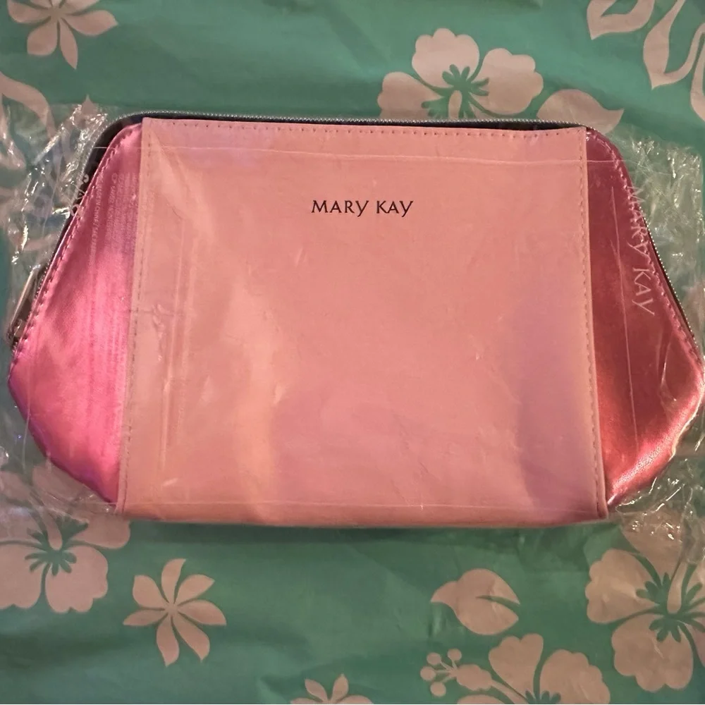 Pink Glitter Cosmetic Bag from Mary Kay - Picture 3 of 6